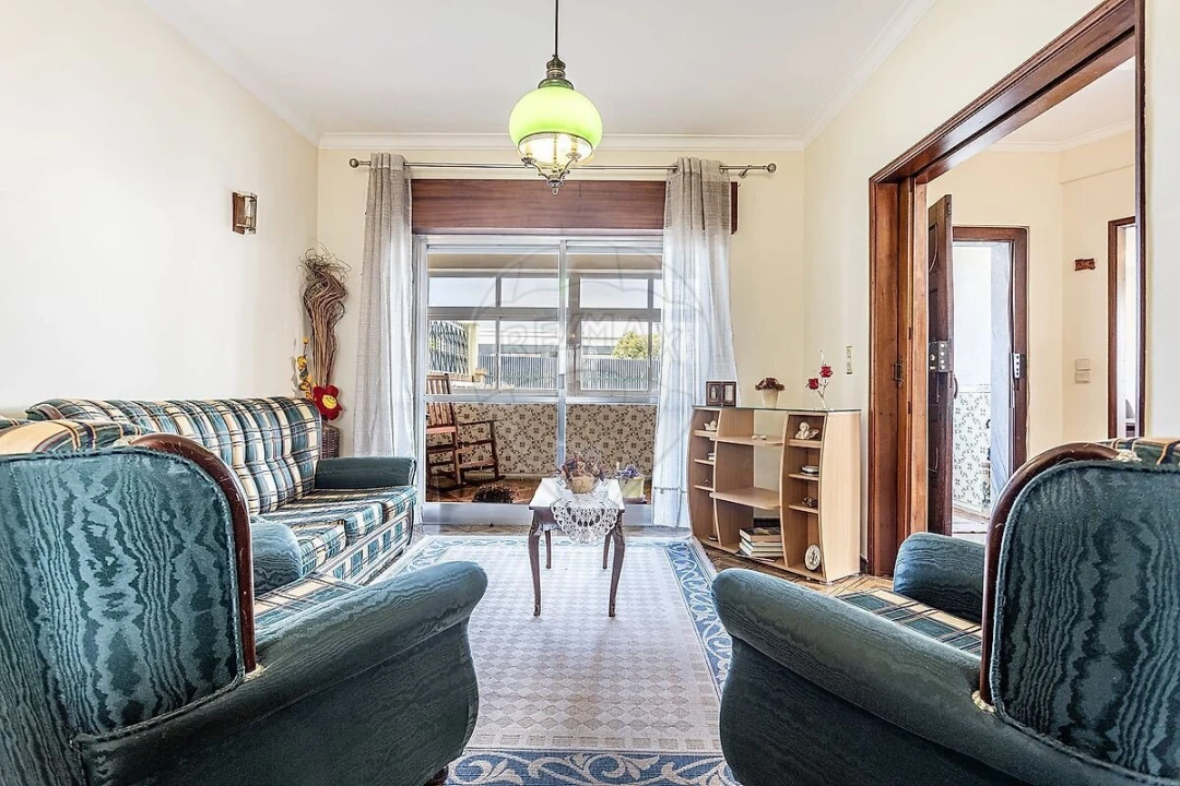 Moradia T5 para Venda em Carnaxide e Queijas Foto 2