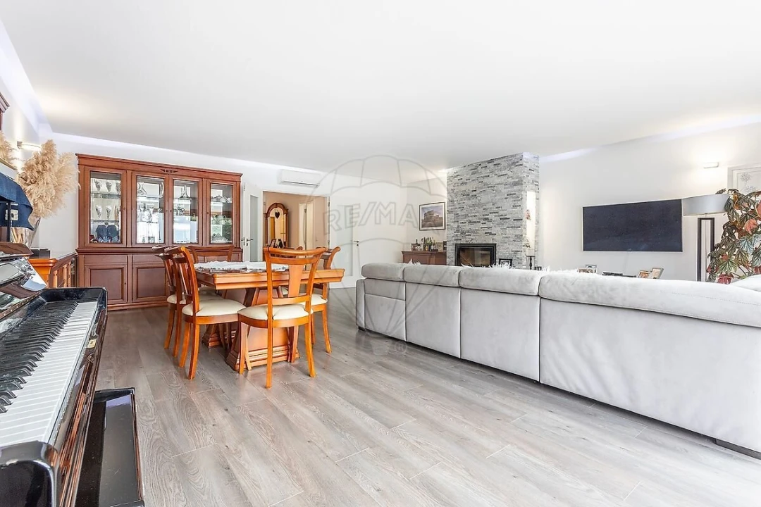 Moradia T4 para Venda em São João das Lampas e Terrugem Foto 8