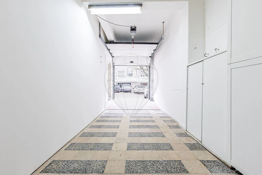 Garagem para Venda em Almada, Cova da Piedade, Pragal e Cacilhas Foto 6