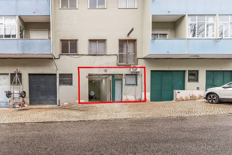 Garagem para Venda em Almada, Cova da Piedade, Pragal e Cacilhas Foto 8