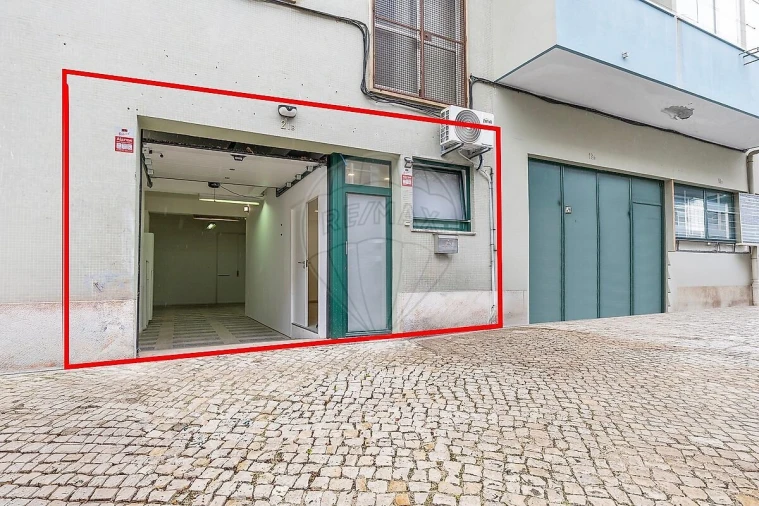 Garagem para Venda em Almada, Cova da Piedade, Pragal e Cacilhas Foto 7