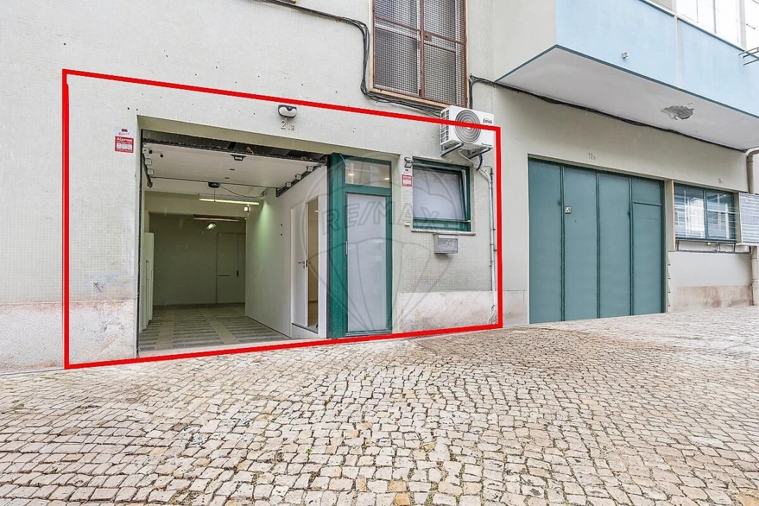 Garagem para Venda em Almada, Cova da Piedade, Pragal e Cacilhas Foto 7