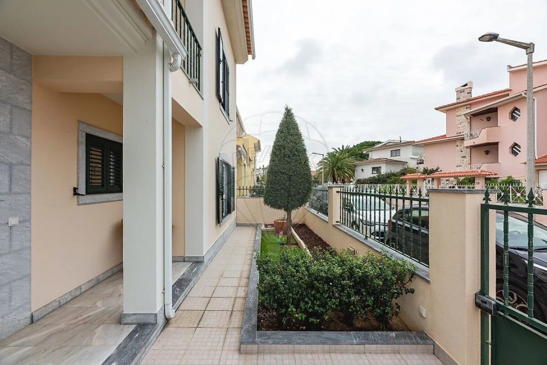 Moradia T3 para Venda em Carcavelos e Parede Foto 33