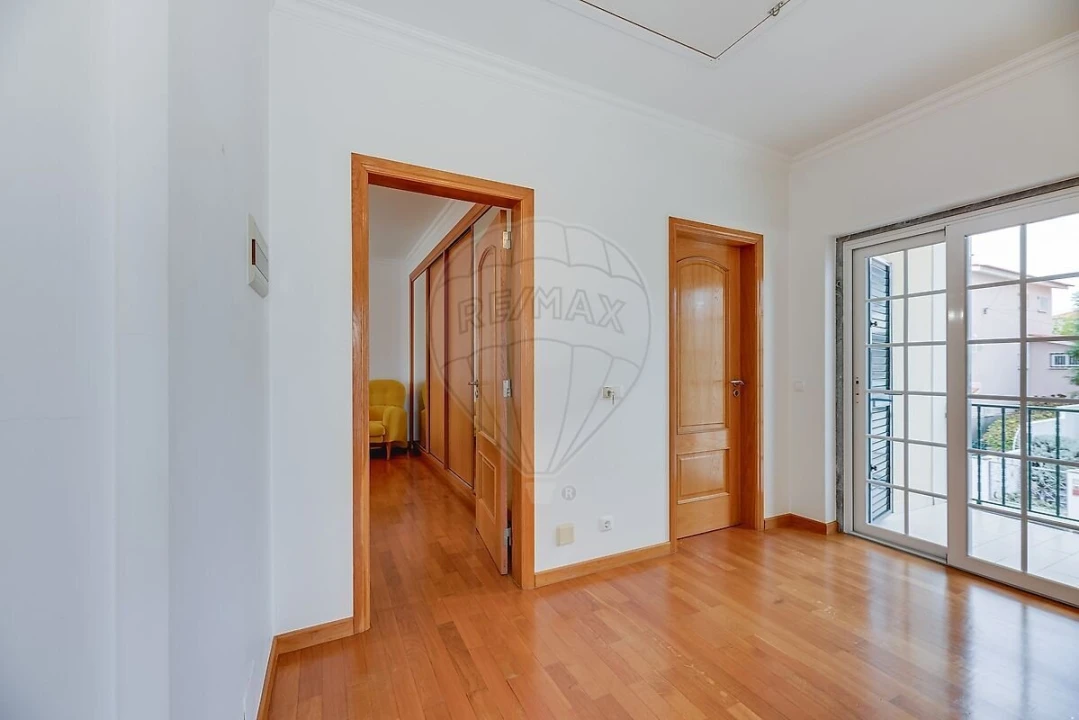 Moradia T3 para Venda em Carcavelos e Parede Foto 22