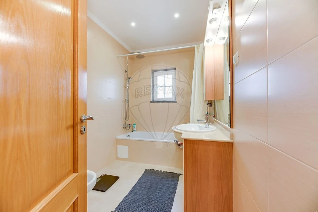 Moradia T3 para Venda em Carcavelos e Parede Foto 16