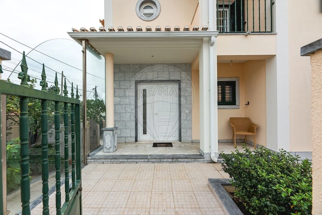 Moradia T3 para Venda em Carcavelos e Parede Foto 1