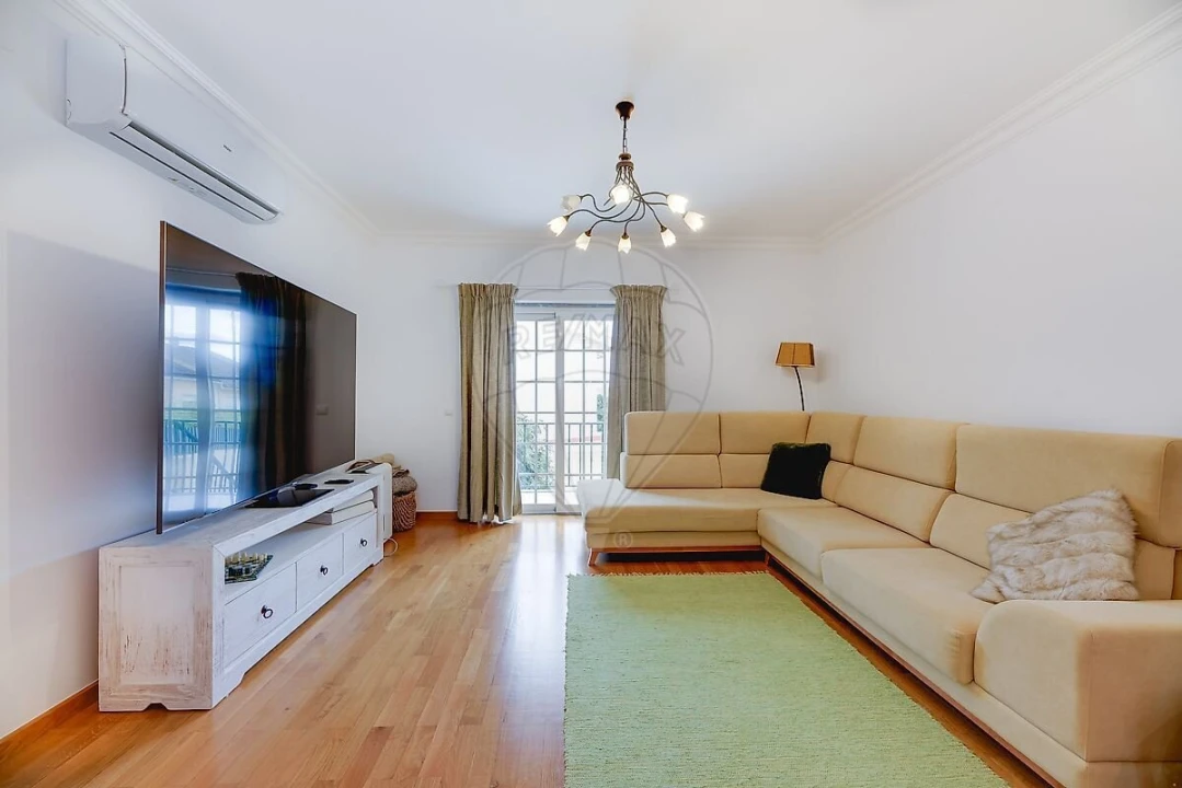 Moradia T3 para Venda em Carcavelos e Parede Foto 7