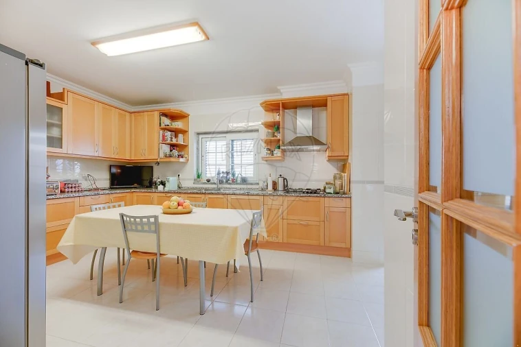 Moradia T3 para Venda em Carcavelos e Parede Foto 3