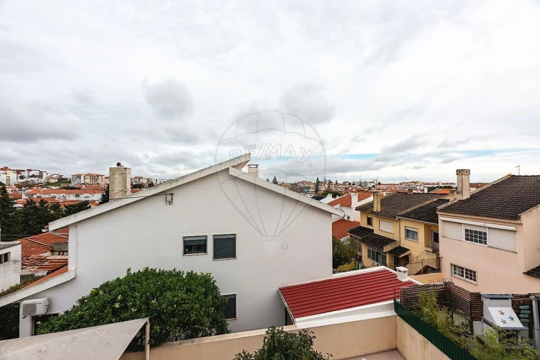 Moradia T3 para Venda em Carcavelos e Parede Foto 27