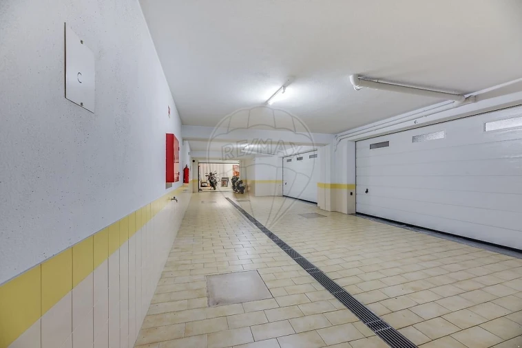 Moradia T3 para Venda em Carcavelos e Parede Foto 38