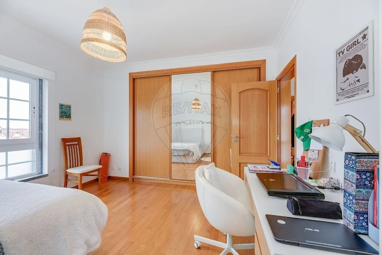 Moradia T3 para Venda em Carcavelos e Parede Foto 11