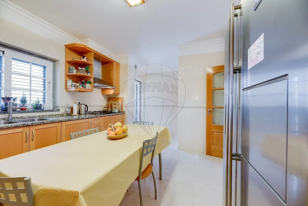 Moradia T3 para Venda em Carcavelos e Parede Foto 6