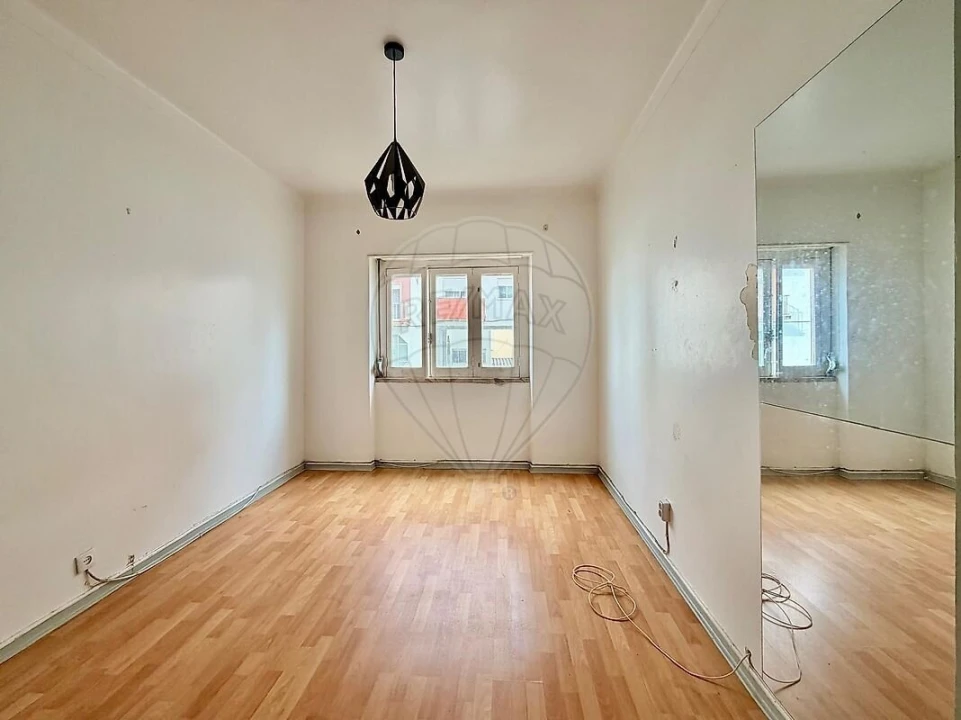 Prédio para Venda em Malveira e São Miguel de Alcainça Foto 9