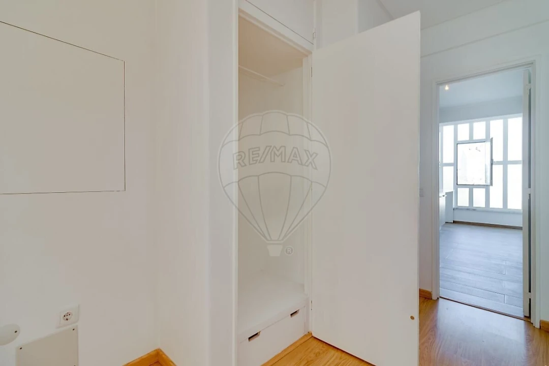 Apartamento T2 para Venda em Sacavém e Prior Velho Foto 19