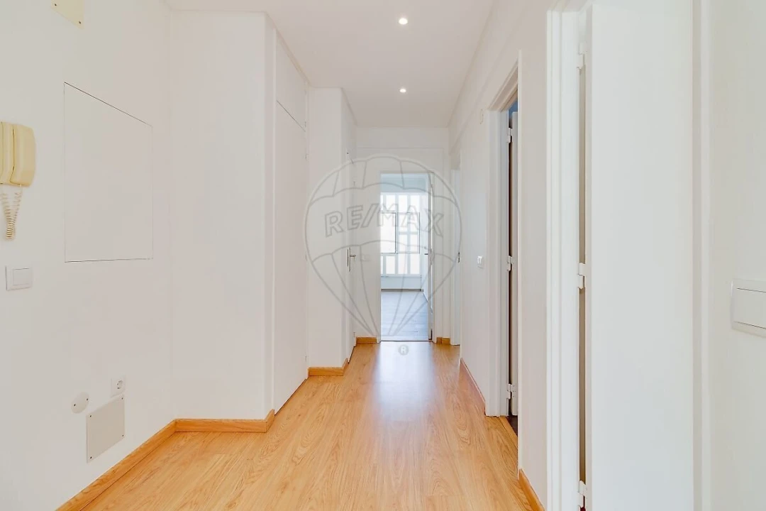 Apartamento T2 para Venda em Sacavém e Prior Velho Foto 5