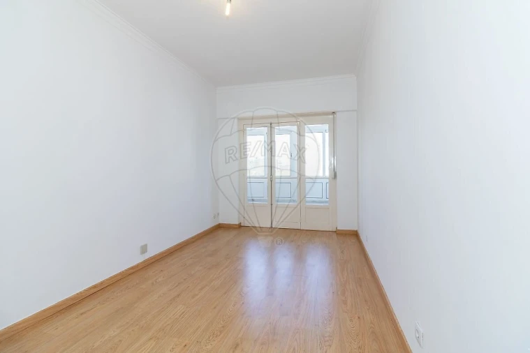 Apartamento T2 para Venda em Sacavém e Prior Velho Foto 9