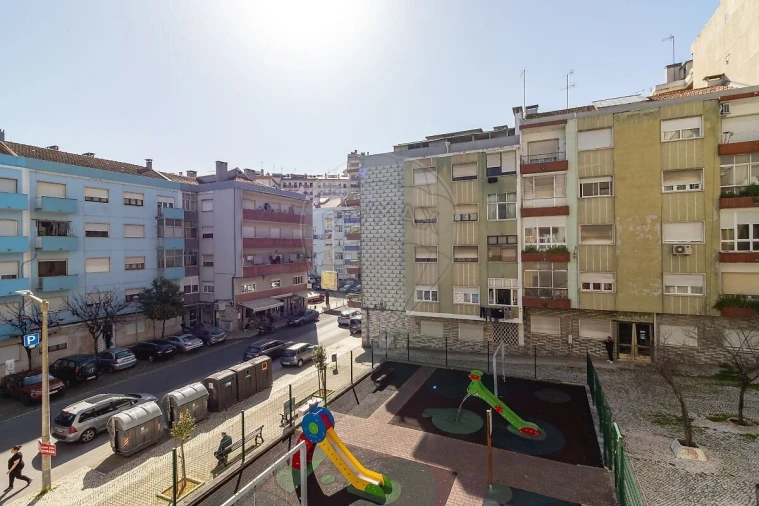 Apartamento T2 para Venda em Sacavém e Prior Velho Foto 18