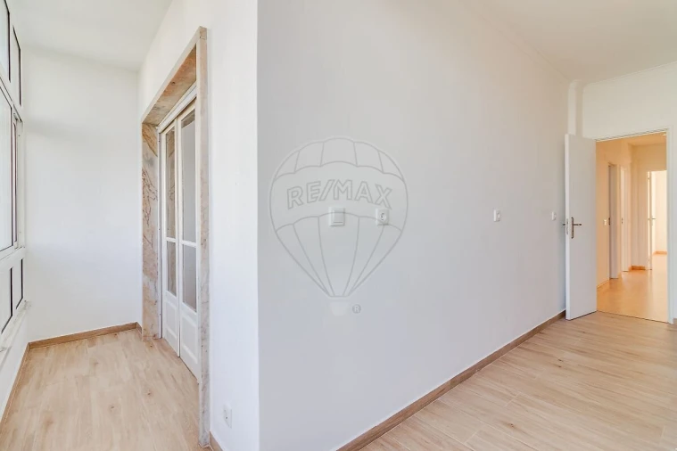 Apartamento T2 para Venda em Sacavém e Prior Velho Foto 10