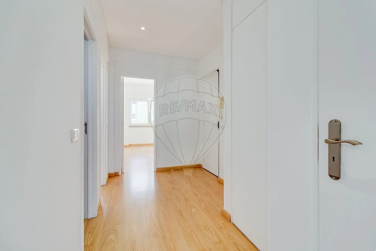 Apartamento T2 para Venda em Sacavém e Prior Velho Foto 21