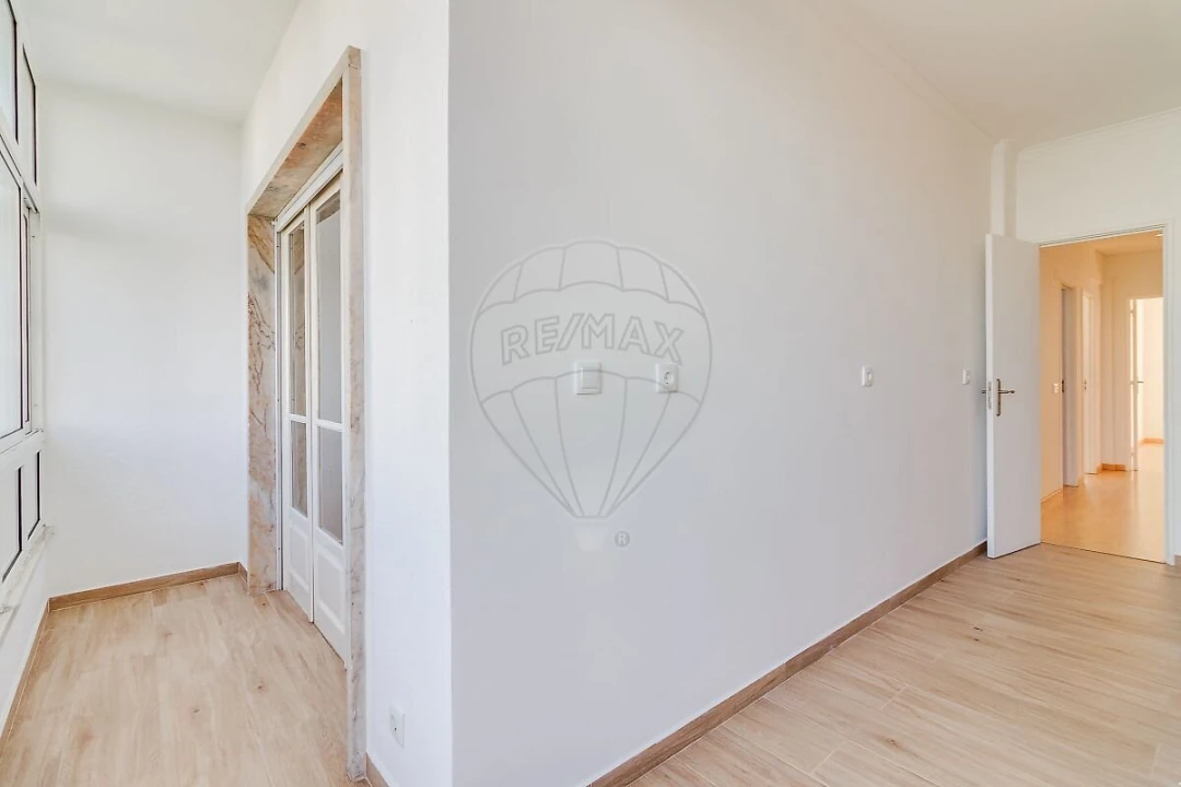 Apartamento T2 para Venda em Sacavém e Prior Velho Foto 10