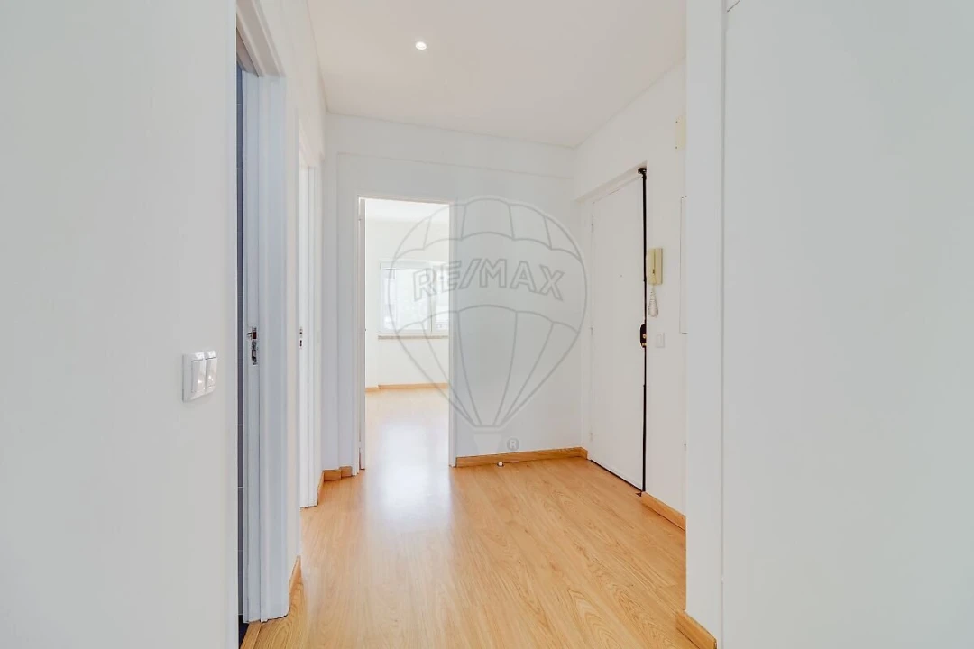 Apartamento T2 para Venda em Sacavém e Prior Velho Foto 11