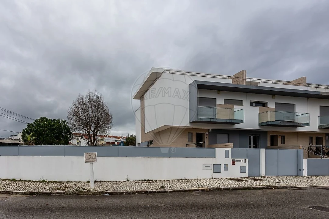 Moradia T3 para Venda em Atalaia e Alto Estanqueiro-Jardia Foto 46