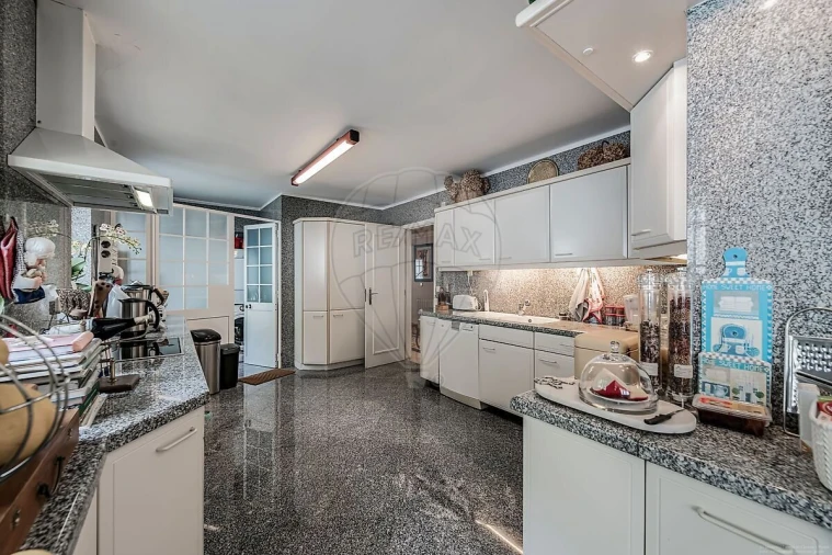 Moradia T4 para Venda em Oeiras e São Julião da Barra, Paço de Arcos e Caxias Foto 9