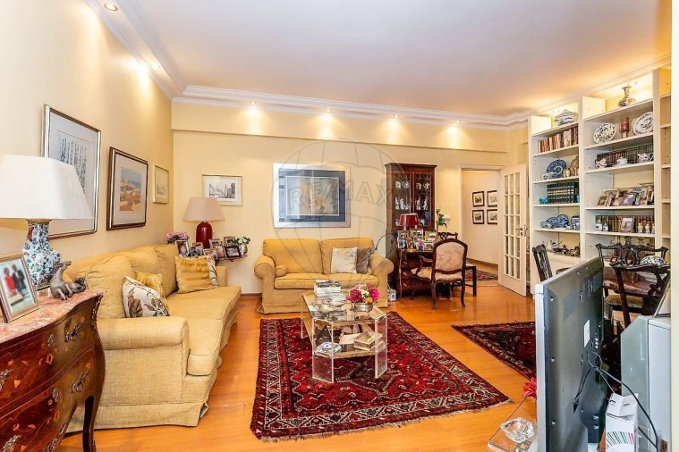 Apartamento T2 para Venda em Algés, Linda-A-Velha e Cruz Quebrada-Dafundo Foto 4