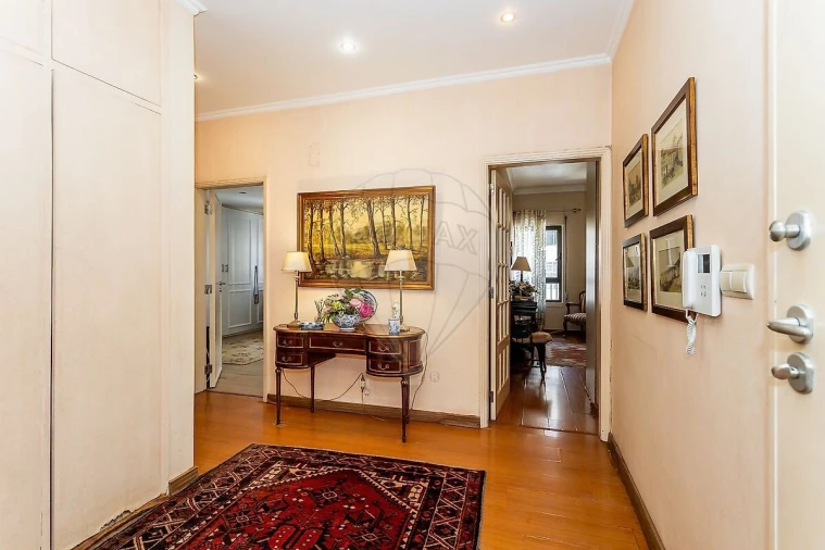 Apartamento T2 para Venda em Algés, Linda-A-Velha e Cruz Quebrada-Dafundo Foto 1