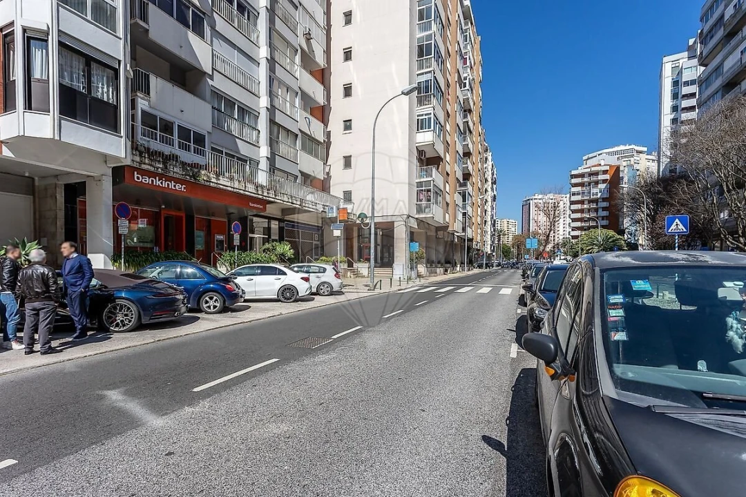 Apartamento T2 para Venda em Algés, Linda-A-Velha e Cruz Quebrada-Dafundo Foto 15