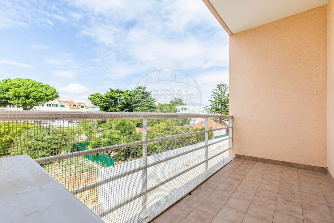 Apartamento T3 para Venda em Carcavelos e Parede Foto 8