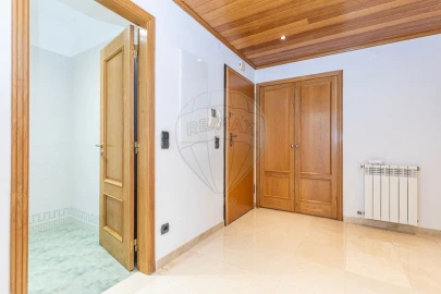 Apartamento T3 para Venda em Carcavelos e Parede