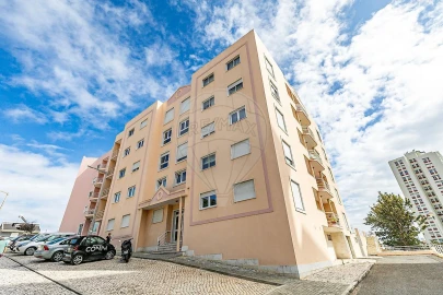 Apartamento T3 para Venda em Carcavelos e Parede