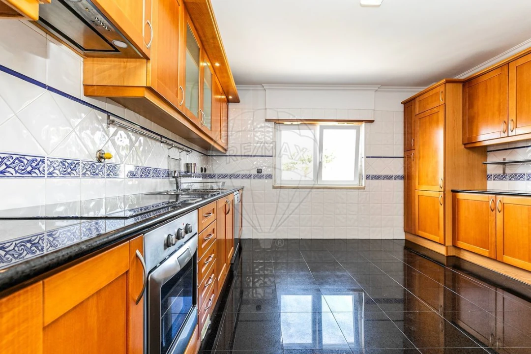 Apartamento T3 para Venda em Carcavelos e Parede Foto 14