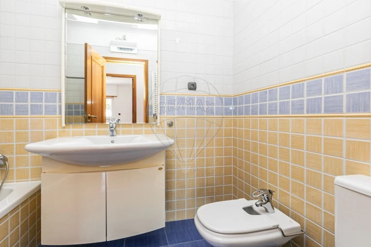 Apartamento T3 para Venda em Carcavelos e Parede Foto 17