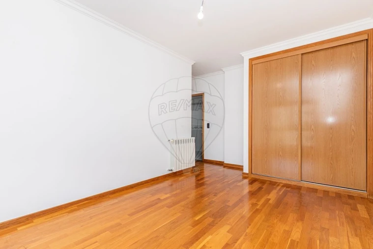 Apartamento T3 para Venda em Carcavelos e Parede Foto 21