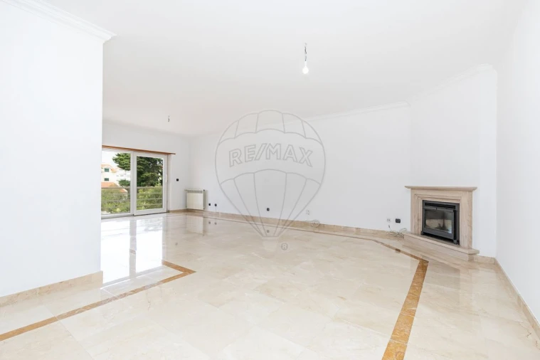 Apartamento T3 para Venda em Carcavelos e Parede Foto 5