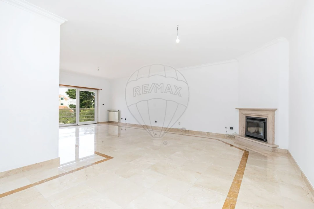 Apartamento T3 para Venda em Carcavelos e Parede Foto 5