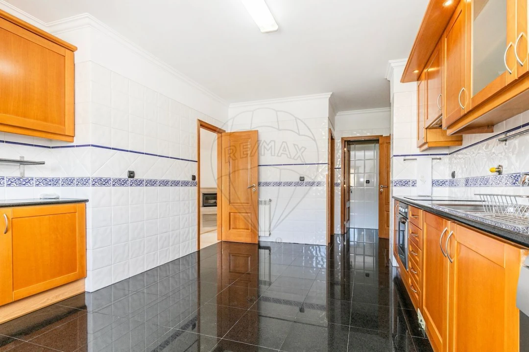 Apartamento T3 para Venda em Carcavelos e Parede Foto 12