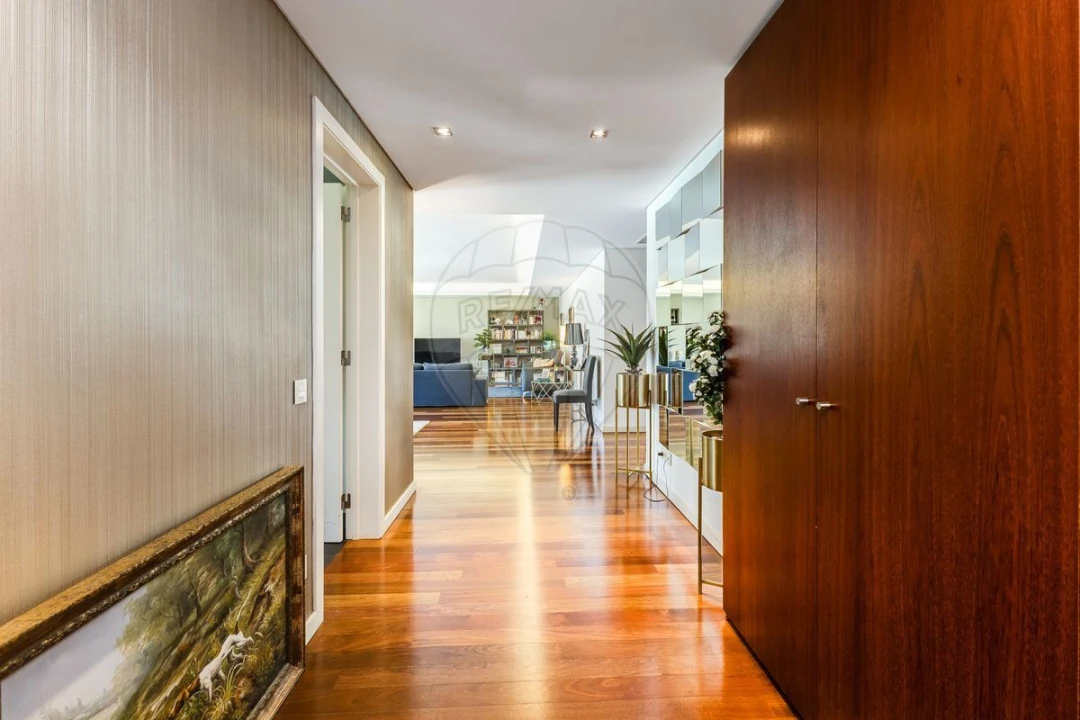 Apartamento T4 para Venda em Sacavém e Prior Velho Foto 16