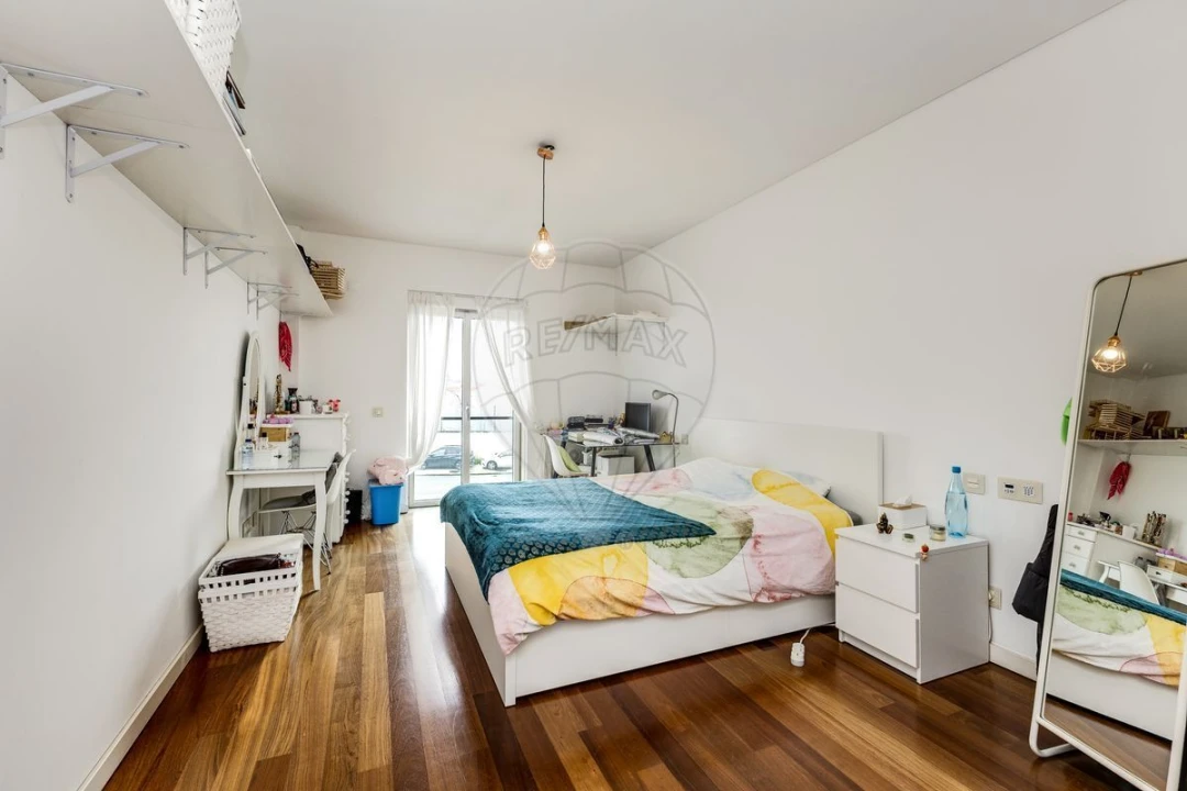 Apartamento T4 para Venda em Sacavém e Prior Velho Foto 37