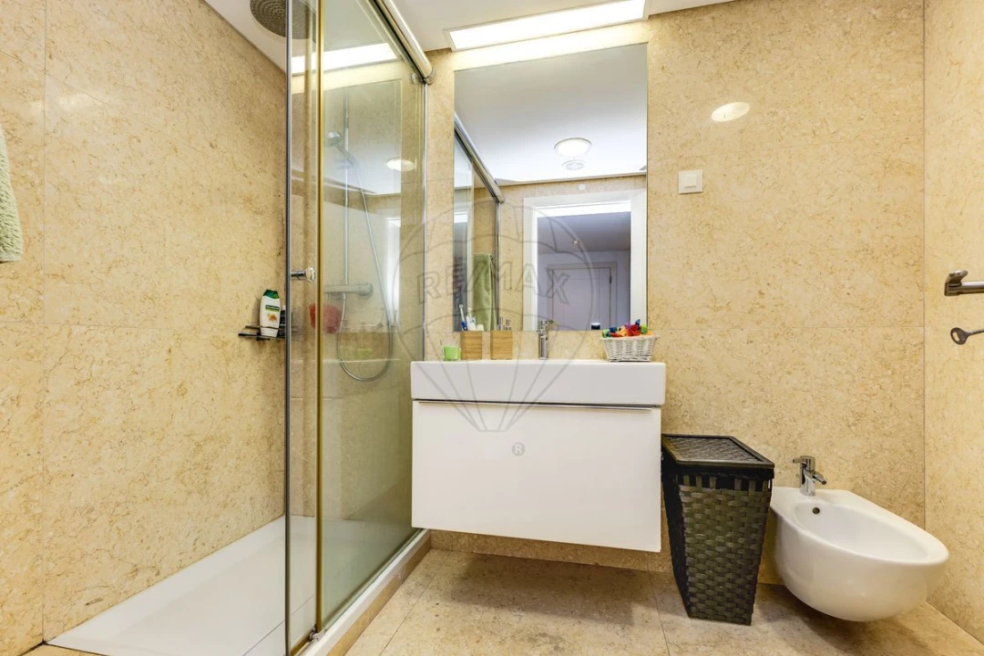 Apartamento T4 para Venda em Sacavém e Prior Velho Foto 43