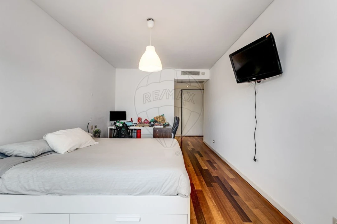 Apartamento T4 para Venda em Sacavém e Prior Velho Foto 42