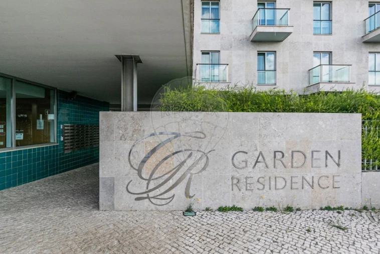 Apartamento T4 para Venda em Sacavém e Prior Velho Foto 3