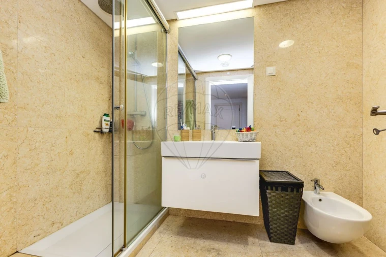 Apartamento T4 para Venda em Sacavém e Prior Velho Foto 43