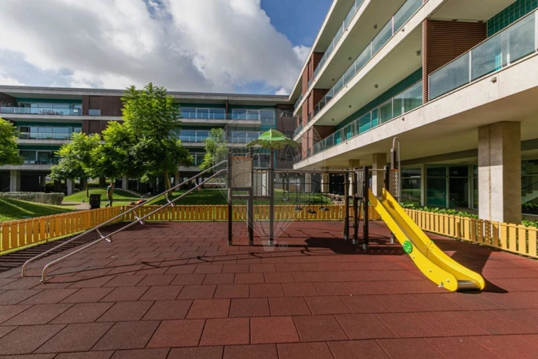 Apartamento T4 para Venda em Sacavém e Prior Velho Foto 50