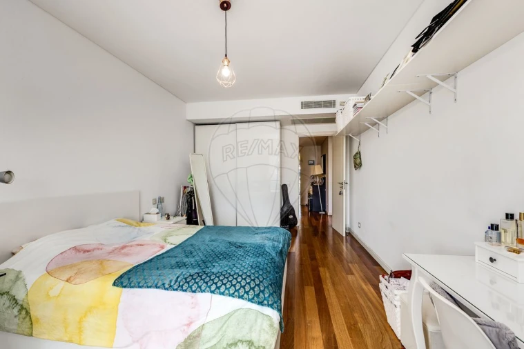 Apartamento T4 para Venda em Sacavém e Prior Velho Foto 38