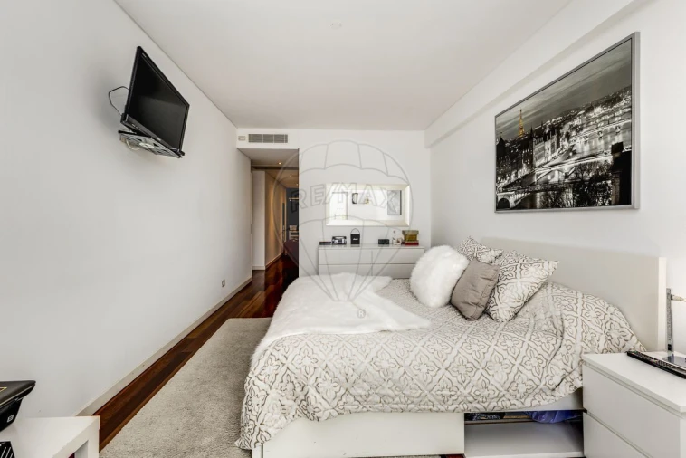 Apartamento T4 para Venda em Sacavém e Prior Velho Foto 30