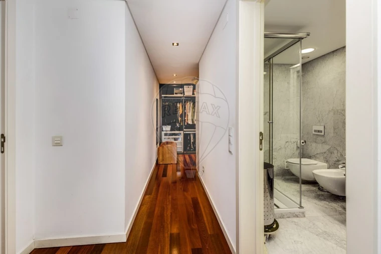 Apartamento T4 para Venda em Sacavém e Prior Velho Foto 31