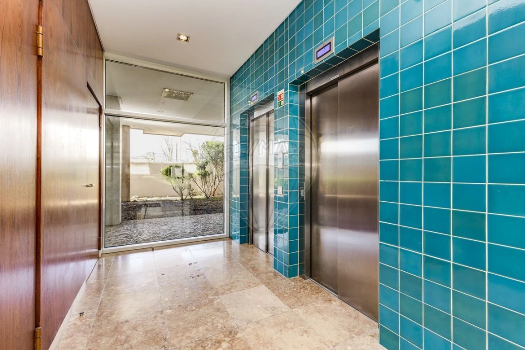 Apartamento T4 para Venda em Sacavém e Prior Velho Foto 46